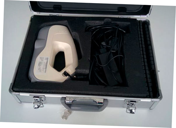 El Artec Eva dentro de su maleta rígida Trusco TAC-15, con accesorios.