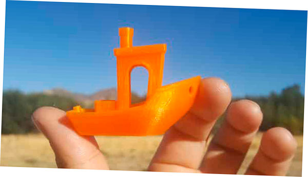 3D Benchy 3D impreso en la impresora 3D Dremel Idea Builder 3D40.