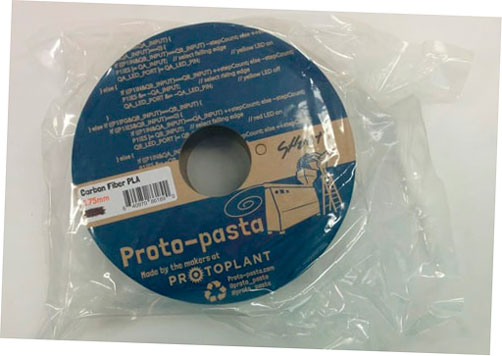 El embalaje de plástico de Proto-pasta Carbon Fiber PLA.